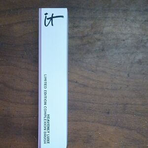 IT Cosmetics Heavenly Luxe Complexion Brush - Pink